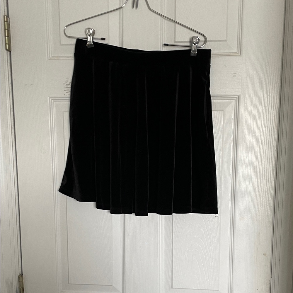 Hot Topic Black Velvet Mini Skirt